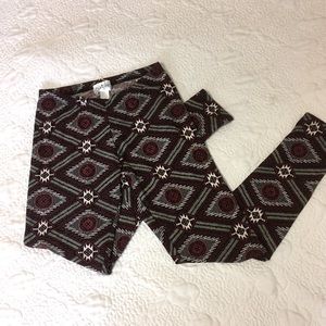 🔲 Aztec printed leggings